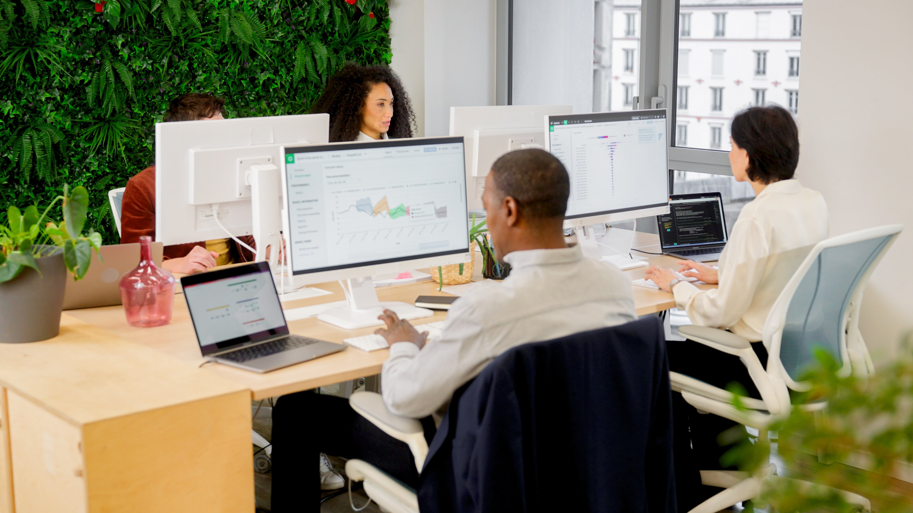 people using dataiku on computers